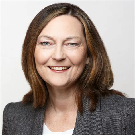 The bank has total assets of €7.6bn, with commercial property financing volume of € 3.6bn. Gabriele Schroeder - Assistenz der Geschäftsführung ...