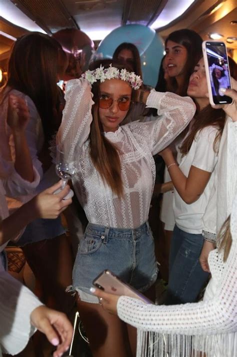 נטע אלחמיסטר הגיעה לעיר הגדולה חצי שנה לפני החתונה שלה, ולרגע נפרדה מהביקיני: מציבה רף: נטע אלחמיסטר חוגגת במסיבת רווקות מושקעת