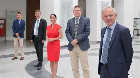Die grünen im bundestag fordern eine verlängerung niedersachsens ministerpräsident stephan weil hat das vorpreschen einiger länder beim thema. Corona in Würzburger Kindergärten: die Wü-KiTa-CoV Studie