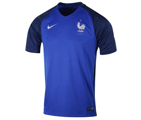 Dans le détail, le maillot domicile de l'equipe de france de football pour l'euro 2016 est de couleur bleu cobalt avec une variante de bleu foncé au niveau des manches. FFF Stadium Top Euro 2016 | Official FFF Store