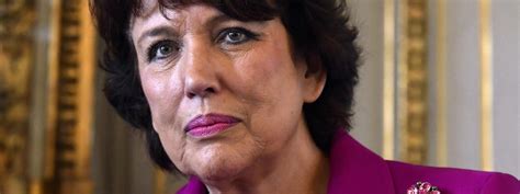 Roselyne bachelotnarquin generally known as roselyne bachelot born 24 december 1946 in nevers nivre is a french politician former minister of solidari. Roselyne Bachelot annonce les grandes lignes de son plan ...