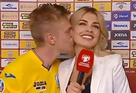 Ma na swoim koncie wywiady z wieloma znanymi postaciami ze świata sportu, w tym m.in. Vlada Shcheglova: la bella periodista que besó Zinchenko ...