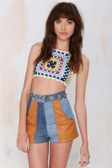 The free crochet halter top patterns would be a rage on the beach. Pin on Must-have Denim