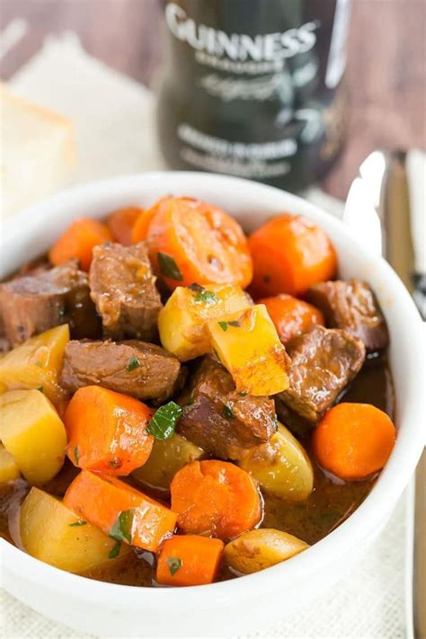 I used only about 1/2 a bottle of wine and. Copycat Dinty Moore Beef Stew Recipe - Dinty Moore Beef ...