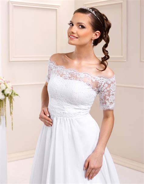 Brautkleid carmen ausschnitt von pin von heidi bratumil auf wedding dresses. Hochzeitskleid Carmen Ausschnitt Spitze