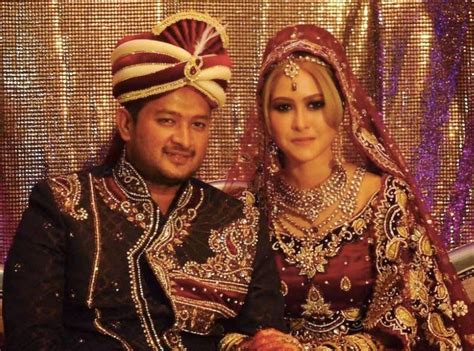 Malah eina juga cukup bertuah kerana pasangannya, datuk paduka kaiser gurmeet harden suami tidak pernah cakap 'tidak' pada apa yang saya buat. Biodata Datuk Paduka Kaiser Gurmeet Harden Suami Eina Azman