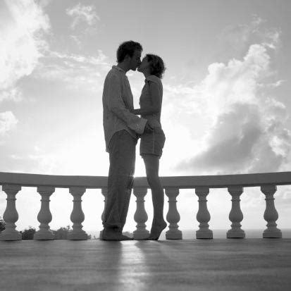 Fotos de parejas dandose la mano. Un beso en tus sueÃ±os | Esoterismos.com