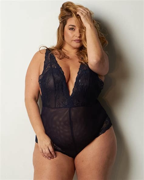 +144 27602 2 12 мин. Plus Size Model Laura Lee - The Curvy List