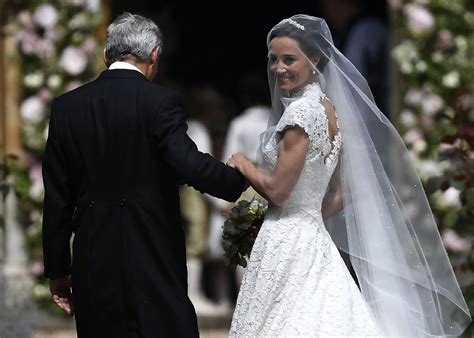 Kate middleton helped sister pippa middleton adjust her veil before her marriage ceremony on saturday, just as pippa had helped kate with her wedding dress in 2011. Pippa Middleton's wedding dress beautiful in its simplicity