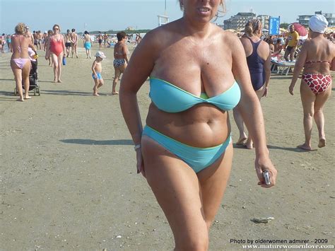 All natural amateur masturbates outdoors. P1180465 | sexy granny in swimsuit