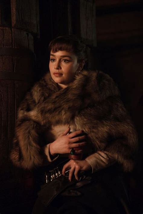 A star wars story , an origin story about han solo, one of the series most enduringly popular characters. Photo de Emilia Clarke - Solo: A Star Wars Story : Photo ...