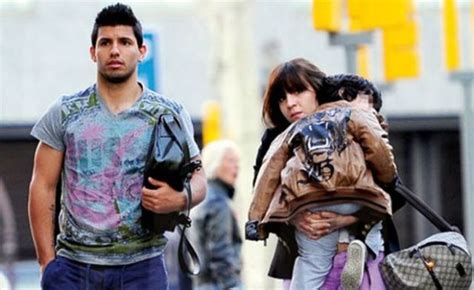 Giannina bor i madrid med sonen. el kun aguero es cornudo ? - Taringa!