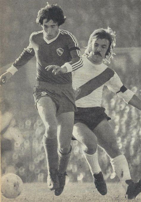 River plate vs ca independiente compare before start the match. Norberto Outes. Atrás Lonardi. Independiente de Avellaneda ...