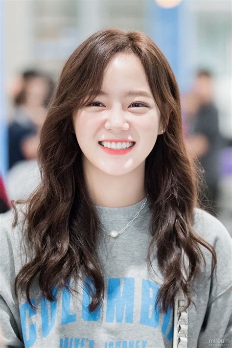 I hope you'll do well on music shows. ᴍɪʀᴇᴜᴍ on Twitter | Kim sejeong, Kim, Korean actresses