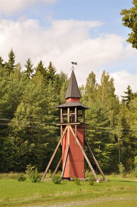 På kartan är områden med minsta. KYRKOKARTAN.SE » Fittja kyrka » Klockstapel från 2001,den ...