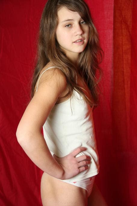 Post a complete set as thumbnails, hosted on one of the allowed imagehosts, and provide a zip/rar filehost link. Collection of Child Model Trixie Pics | Trixie Pk Models Performers Agency, Artmodelingstudios ...