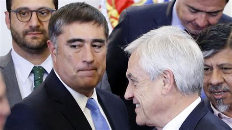 Otro precandidato que integra el bloque de chile vamos es mario desbordes, un ex carabinero y otrora ministro de defensa en este. Mario Desbordes acusa a Piñera de "pegarle en el suelo a ...