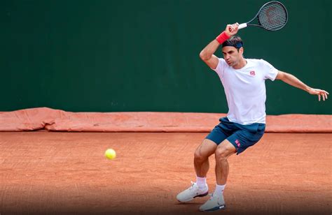 Federer asserted himself right away, breaking to 15 in the opening game of. Roger Federer's Outfit for the French Open 2021 - peRFect ...