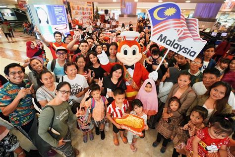 Find a jollibee nearest you! Jenama Makanan Segera Dari Filipina Jollibee Buka Outlet ...