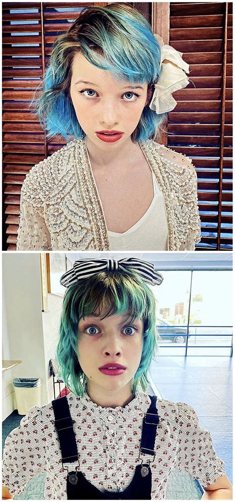 The younger version of scarlett johansson's iconic character is portrayed by newcomer ever anderson and this marks her biggest role to date. Ever Anderson. Mama is Milla Jovovich【2020】