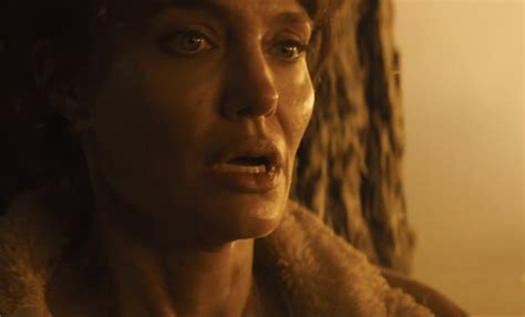 Those who we wish me dead trailer: Those Who Wish Me Dead: Angelina Jolie chrání život ...