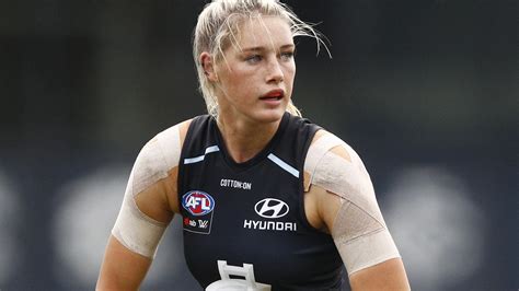 Tayla harris (16 nisan 1997 doğumlu) carlton futbolu için oynayan avustralyalı bir futbolcudur afl bayanlar (aflw) ve profesyonel boksör kulübü. AFLW 2019: Mark Robinson writes Tayla Harris photo a ...