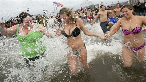 New zealand women v australia women, 2021. What Happens to Your Body During a New Year's Polar Bear ...