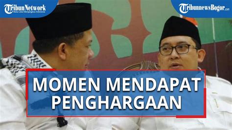 Pada saat reformasi 98, fadli zon ini rupanya telah akrab dengan fahri hamzah. Momen Fahri Hamzah dan Fadli Zon Mendapatkan Tanda Bintang ...