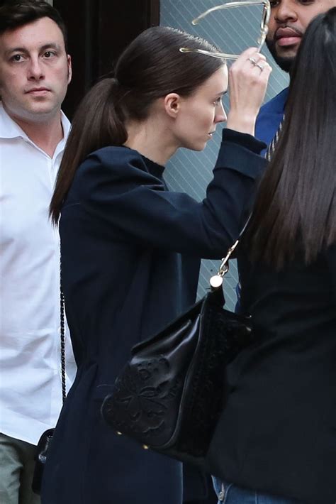 1 day ago · wayne rooney walks with two blondes to a budget hotel — where photos of him passed out went viral. ROONEY MARA Leaves Her Hotel in New York 09/25/2015 ...