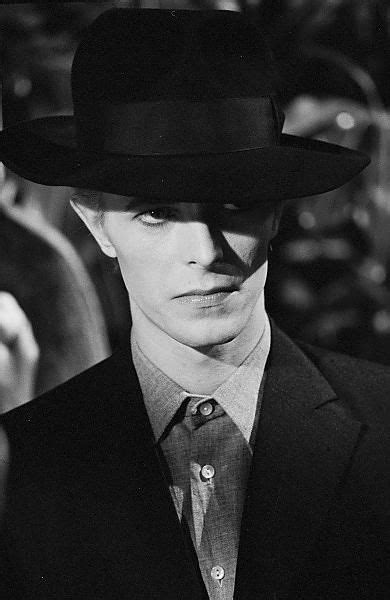 Изучайте релизы thomas jerome newton на discogs. All The Nobody People | David bowie, Bowie, Bowie starman