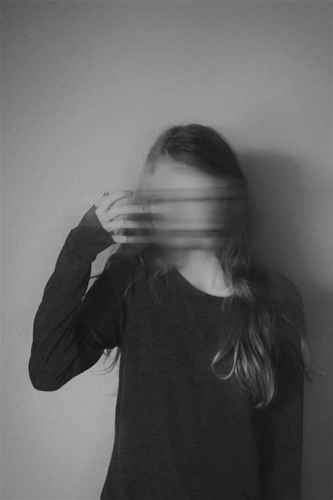 هم في عالية الوضوح والجودة العالية.انقر على الصورة لتكبيرها. رمزيات خلفيات سوداء حزينة بنات