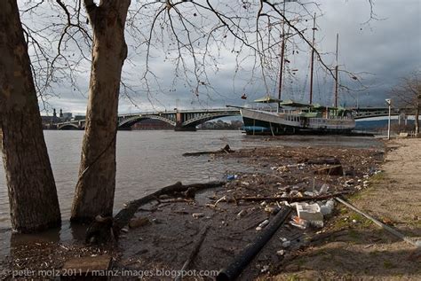 In mainz soll der wasserstand am samstag seinen höchststand erreichen. Mainz-Images: Hochwasser am Rhein