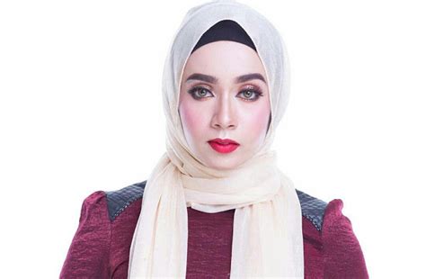 Antara drama lain dilakonkannya seperti lembuku ben, kisah cinta, hati perempuan, tersuka tanpa sengaja, akadku yang terakhir, shh! Gambar dan Biodata Amira Othman Pelakon Drama Red Velvet ...