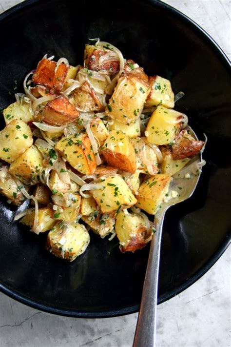 Creamy sour cream chive potato saladlittle spice jar. Roasted Potato Salad with Sour Cream and Shallots ...