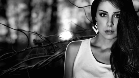 Sie trägt ultrakurze shorts und zeigt viel bein. celebrity, Music, Women, Lena Meyer Landrut, Women ...