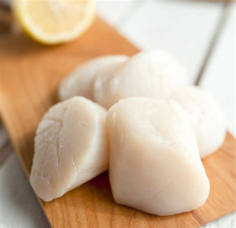 In a medium sized bowl, combine salt, pepper, sugar, white wine vinegar, sesame oil, ginger, cornstarch, and egg white and beat until foamy, then add scallops and stir gently to coat well. Scallops: nutrition data, where found and 109 recipes