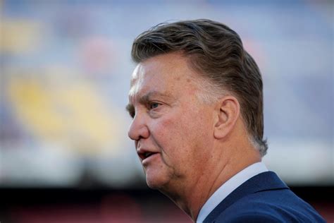 Aloysius paulus maria van gaal, meglio conosciuto come louis van gaal (ipa: Louis van Gaal on clubs as Ajax: 'Abusing the coronacrisis ...