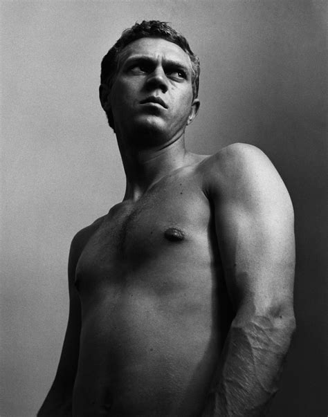 The official instagram of steve mcqueen, celebrating the legacy of our grandfather. Steve McQueen Torse nu | Expositions Photos