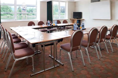 4.4 / 5 1610 reviews. Meeting Rooms at Holiday Inn Express Cardiff Bay, Longueil ...