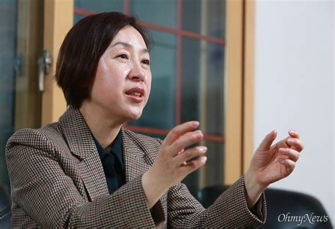 기모란 대한예방의학회 비대위원장, 코로나19 이후의 불확실성 인정해야. 기모란 국립암센터 교수(대한예방의학회 코로나대책위원장 ...