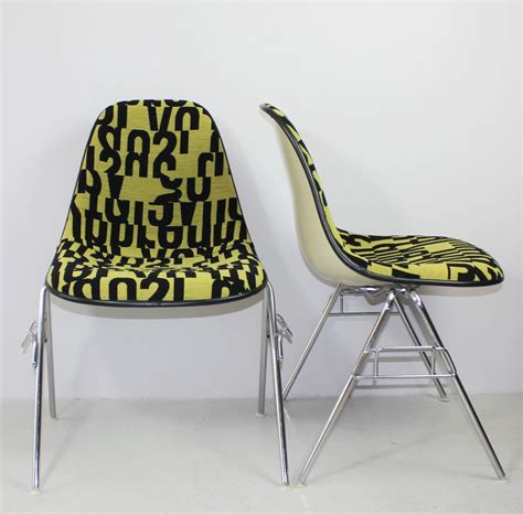 The eames plastic chair on alibaba.com are perfectly suited to blend in with any type of interior decorations and they add more touches of glamor to your existing decor. Upholstered Eames Side Chair with Stacking Base by Herman ...