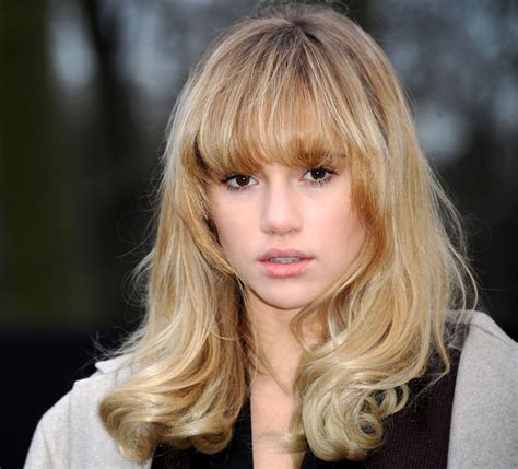 It is made of natural materials with high quality. Suki Waterhouse '60s It Girl Hair - NYLON