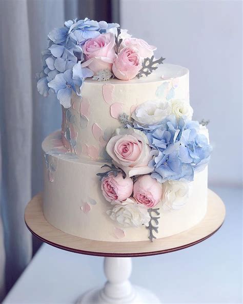 Two or more floors, zoom on the most beautiful wedding cakes of pinterest. Beautiful Wedding Cakes Designs Inspo 2020 in 2020 ...