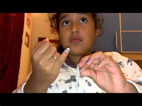 Anche d'inverno, proteggi le unghie dal freddo. Come attaccare le unghie finte - YouTube