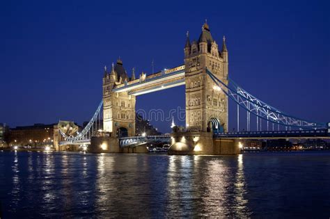 51 ° 30′37 ″ n 0 ° 05′54 ″ w ﻿ /. Londen - De Brug Van De Toren - Engeland Stock Afbeelding - Image of brug, koninkrijk: 22898299