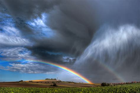 Der ob lässt stattdessen am mittwochabend ein windrad auf der. Regenbogen Foto & Bild | regenbögen, wetter, landschaften ...