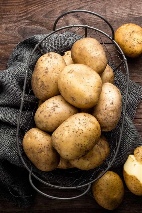 How long you should boil potatoes you plan to mash depends on how large the potatoes (or potato pieces) you're using are. Do Potatoes Go Bad? How Long Does It Last?