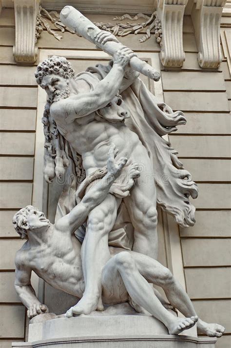 The statue and the other parts of the monument were constructed at different times. Hercules Statue - Vienne, Autriche Photo stock - Image du ...