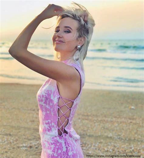 Окончив школу, клава кока собиралась поступать во вгик, но на бюджетной основе пройти не удалось, не хватило одного. Клава Кока лишится своего псевдонима