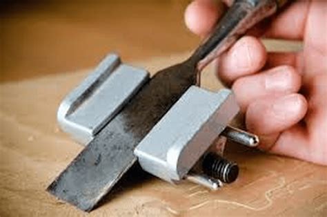 Stort set alle typer af stål kniv skal gå gennem honing processen. DIY Magnetic Honing Guide | Your Projects@OBN